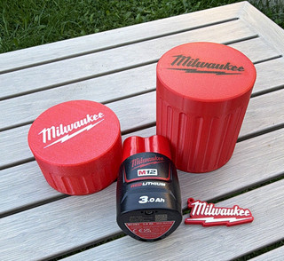 Milwaukee M12 REDLITHIUM 3.0Ah battery 12V Li Ion Red M12B3