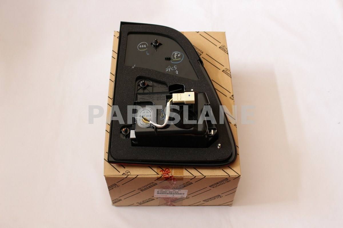 Toyota Land Cruiser FZJ100 OEM Genuine Rear Right RH Lamp