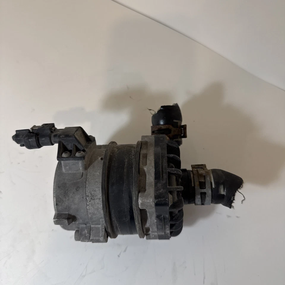 AUDI Q5 2015 bomba de agua auxiliar 8K0965567A OEM Foto 4 de 4