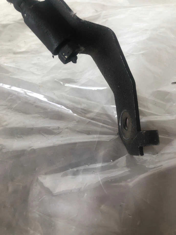 2001 - 2002 LLINCOLN TOWN CAR передний тормоз суппорт пассажирский правая сторона OEM седан - Изображение 2 из 4