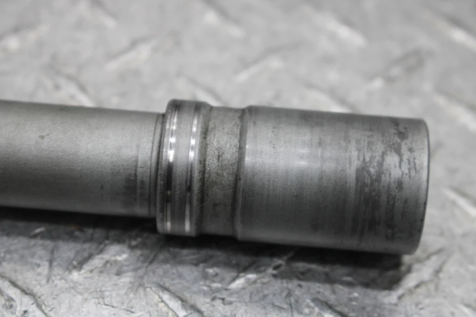 BMW K1600GT 2012 ABS LLANTA DELANTERA EJE PIVOTE PERNO (RECTO) Foto 3 de 4