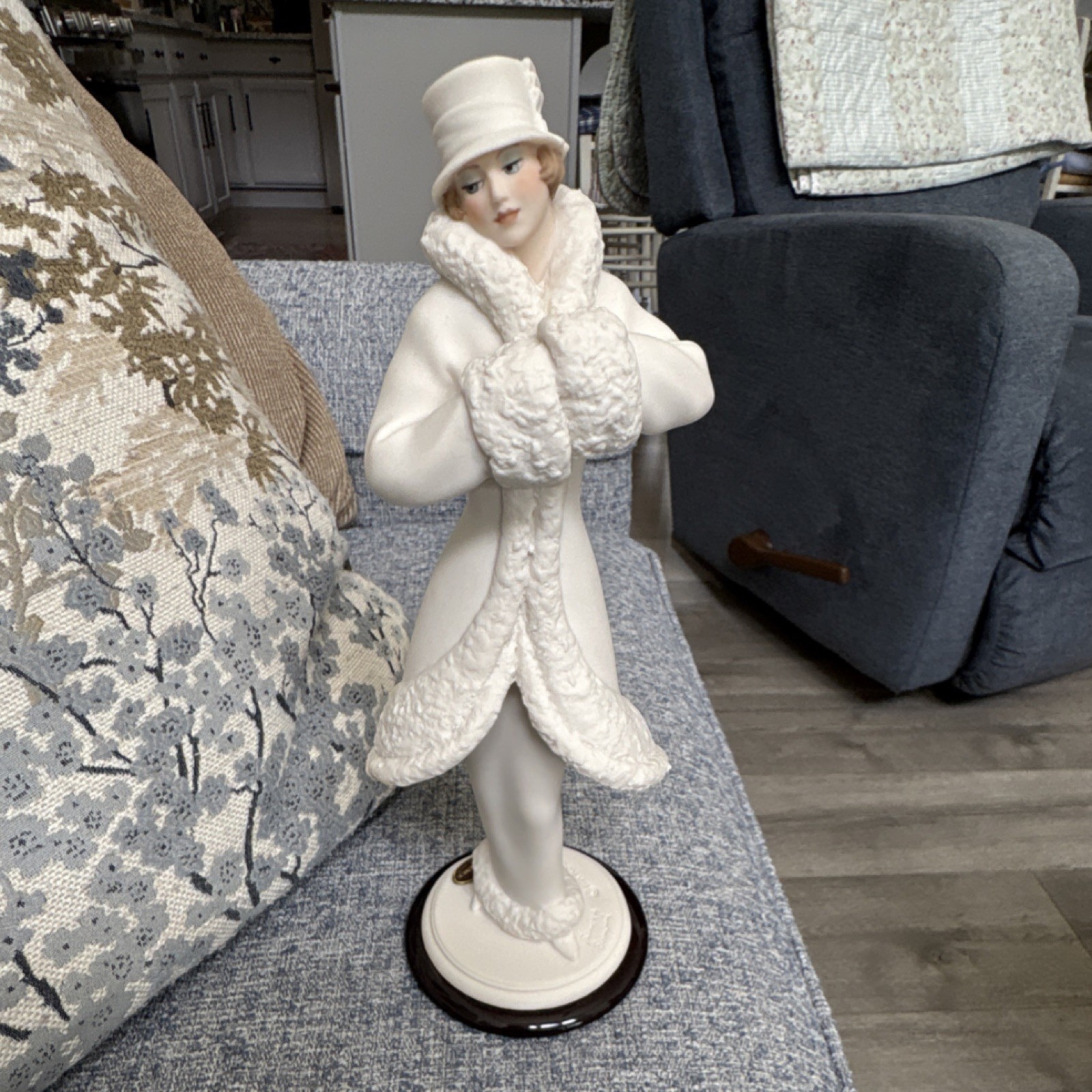 Florence by Giuseppe Armani White Porcelain Matte Figurine Denise 2018F Woman