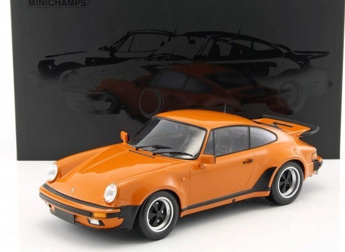 Porsche 911 Turbo 1977 orange 1/12 objet de décoration vintage pour salon