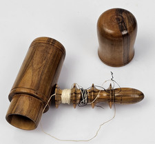 Antico Porta-Aghi Filo da Viaggio Cucito in Legno di Ulivo Tornito  Vintage 9cm