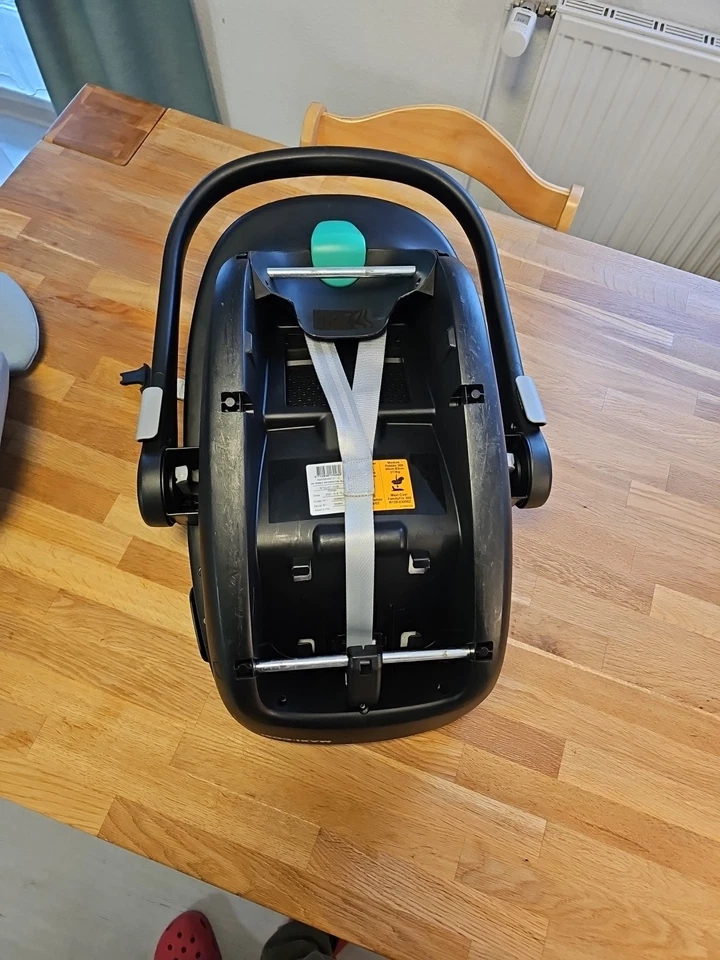 MAXI-COSI Pebble 360 i-Size – Essential Graphite (Anthrazit) - Bild 4 von 4