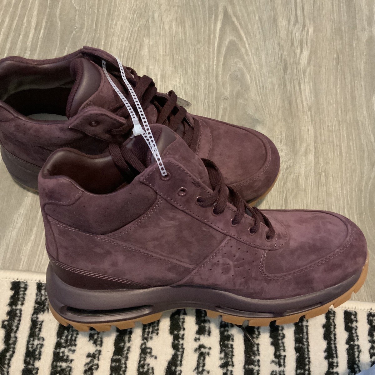 burgundy goadome