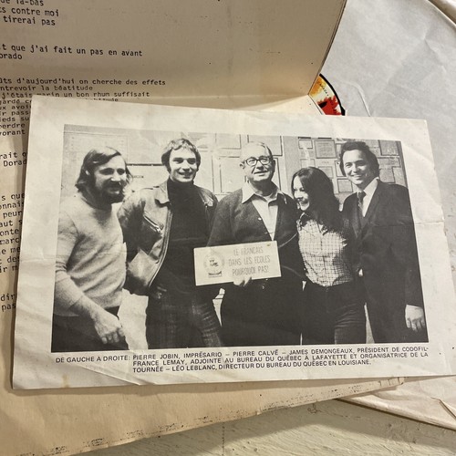 AUTOGRAPHED Pierre Calve Vivre En Ce Pays LP Barclay CANADA + Press Kit VG!!!! - Picture 6 of 8