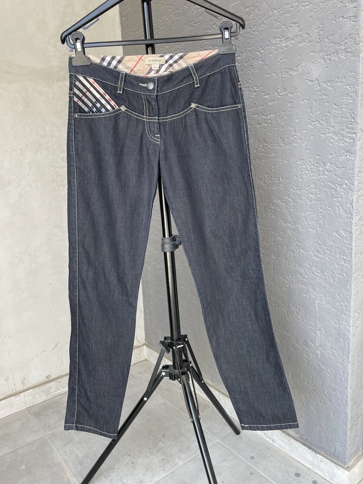 Pantalones de mezclilla Burberry para niños talla 12Y Foto 2 de 4