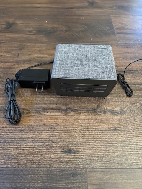 Apple iHome Alarm Clock Radio and Music Player