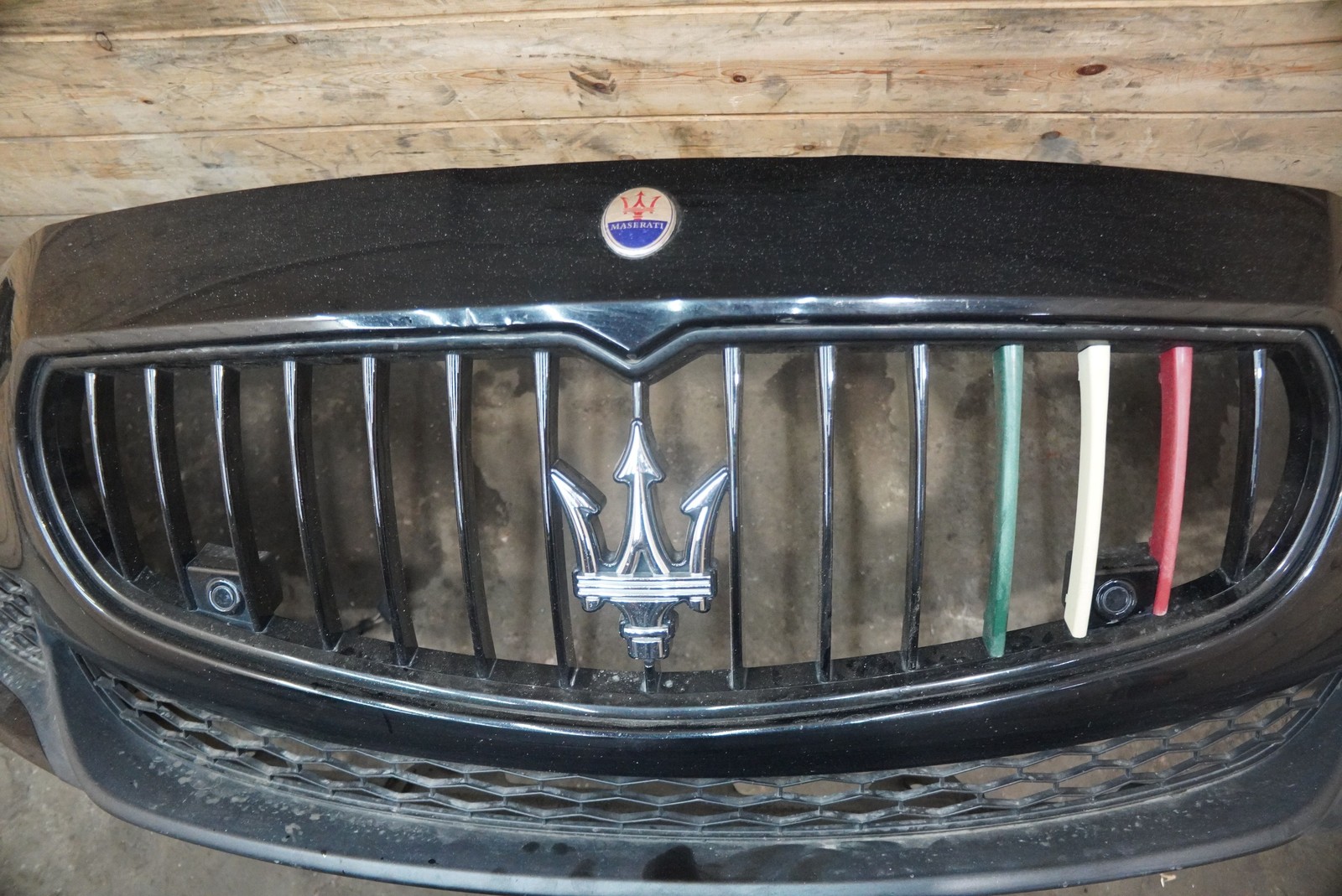 Front Park Assist Bumper Cover Grille 673000020 Maserati Quattroporte M156 14-16