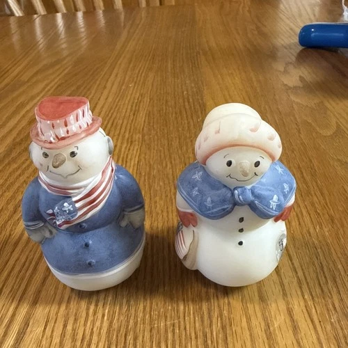 FENTON 2 PATRIOTIC SNOWMAN FIGURINES RED, WHITE & BLUE SIGNED