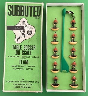 Vintage DELACOSTE Heavyweight Subbuteo Team “PARIS F.C. Ref: 656.592