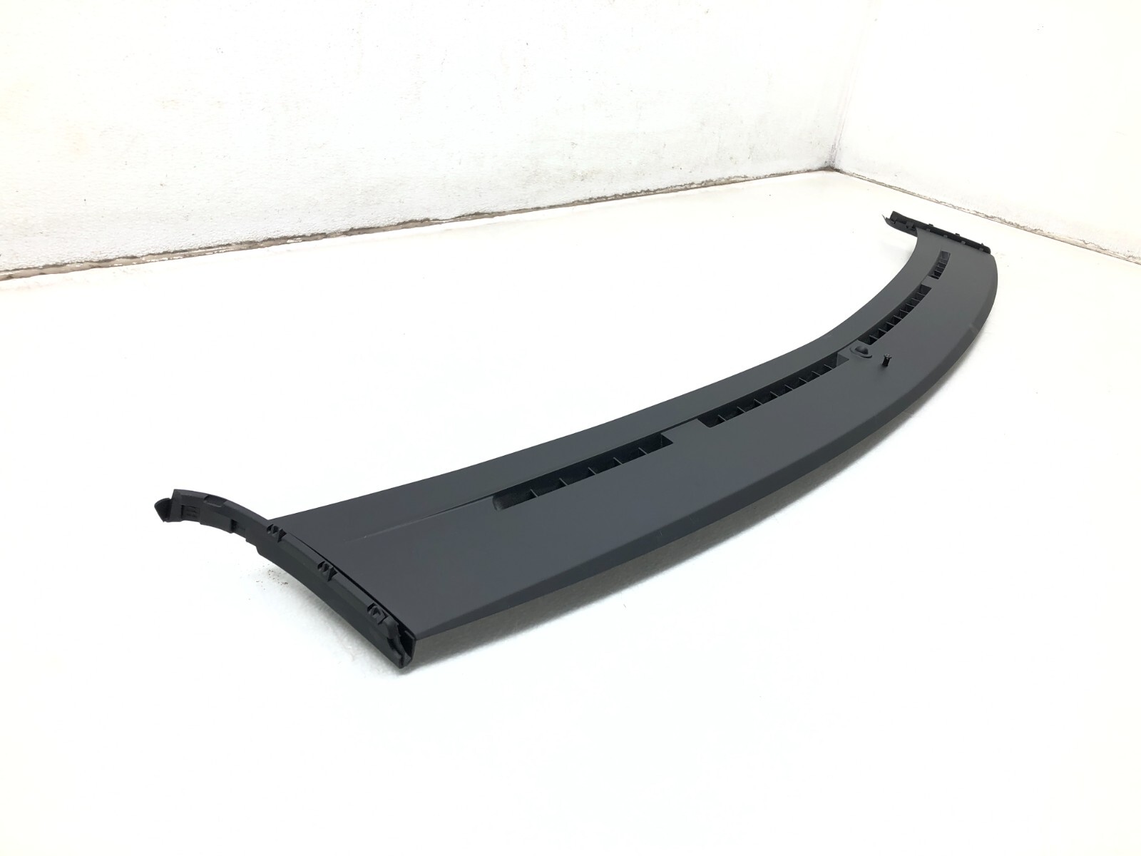 2017-2024 MASERATI LEVANTE FRONT DASHBOARD DEFROST GRILLE TRIM COVER PANEL OEM