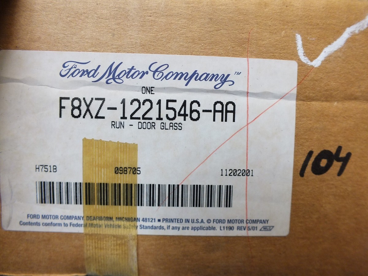 NEW OEM 1993-1998 MERCURY VILLAGER RH DOOR RUN GLASS SEAL F8XZ