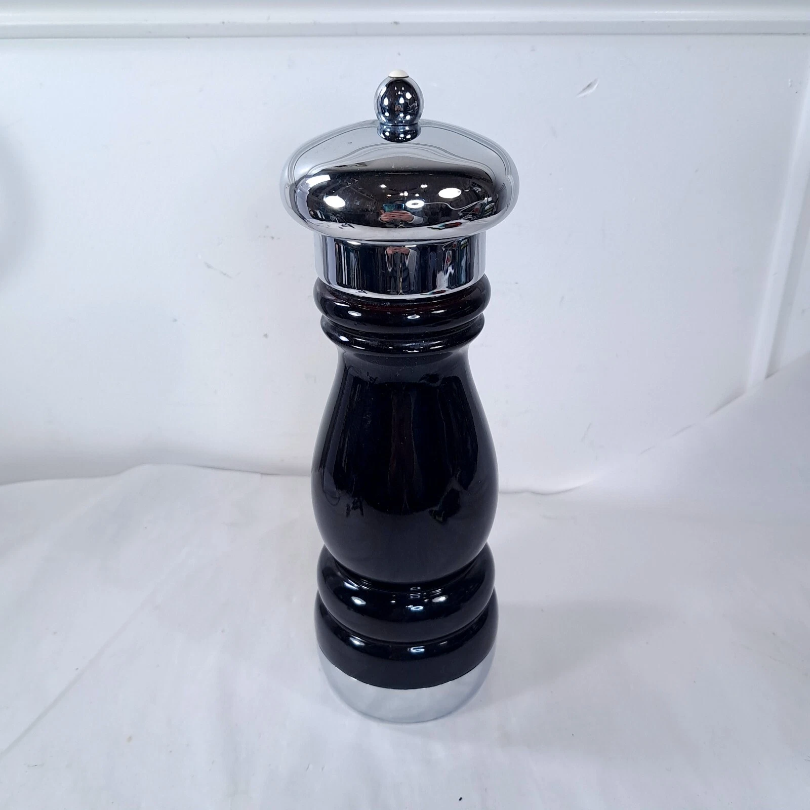 Vintage Williams Bounds Wooden Black salt Pepper Hand Grinder Mill WM Adjustable