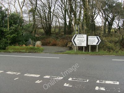 Photo 12x8 Monument to ''Siams Dafi'' 1758-1844 Pentre Galar The telephone c2012