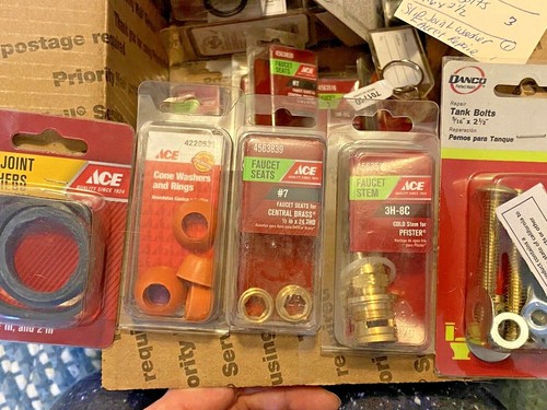 LOTE DE PIEZAS DE PLOMERÍA DYI INODORO DE COCINA Y REPARACIÓN LOTES 1 CAJA GRANDE VAILLO - Imagen 4 de 12