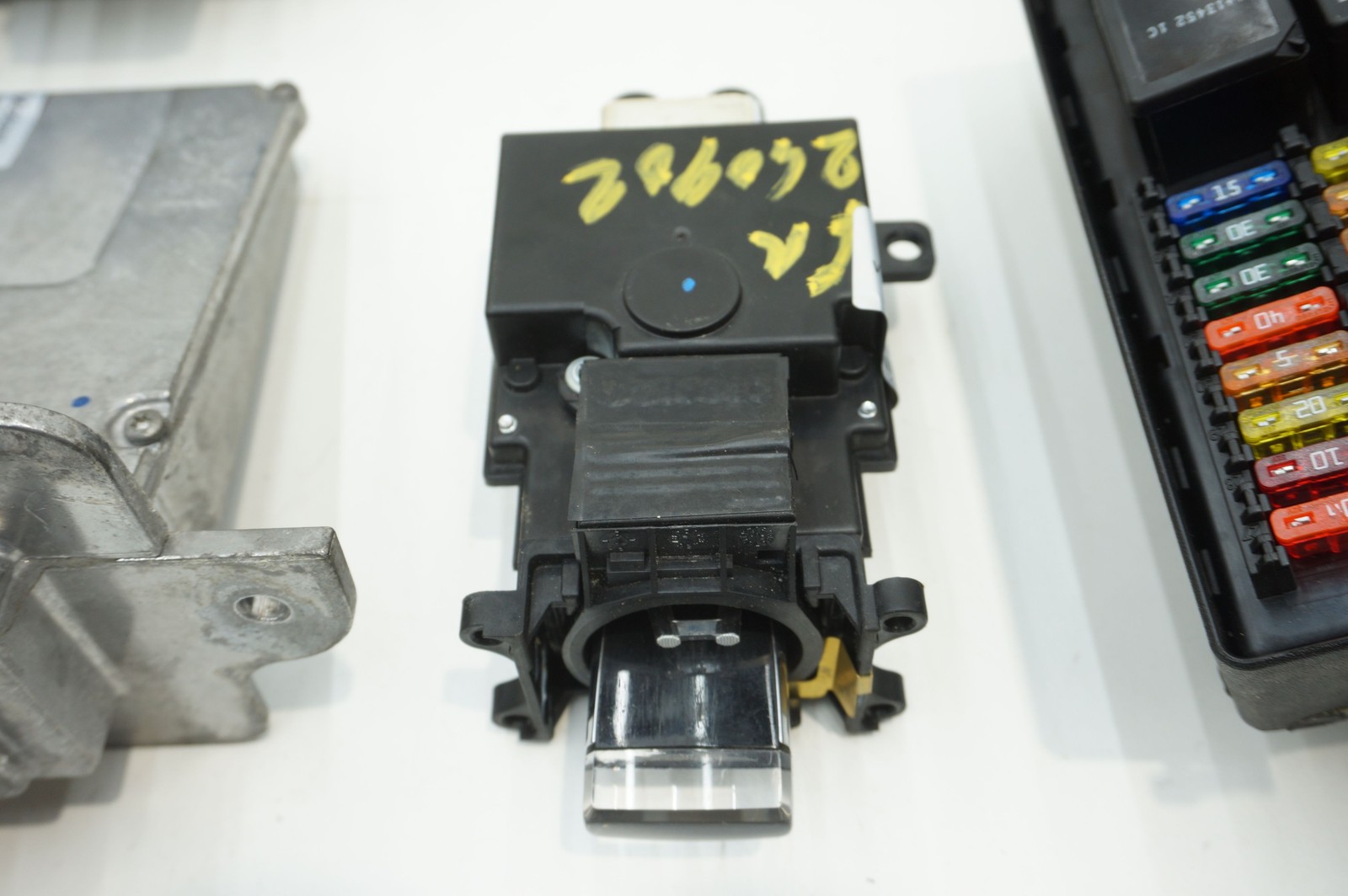 Aston Martin Vanquish 2014-2018 Electronic control units Set P/N AG4312A650AD