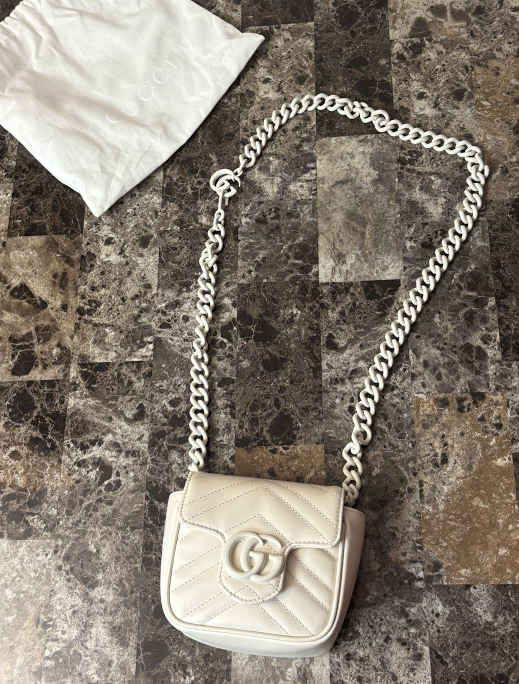 Gucci GG Marmont Matelassé Chain Shoulder Belt Bag Mystic White Leather NEW