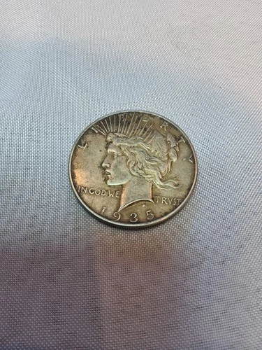 1935  PEACE DOLLAR (Nice Grade) Look at the detail!!!