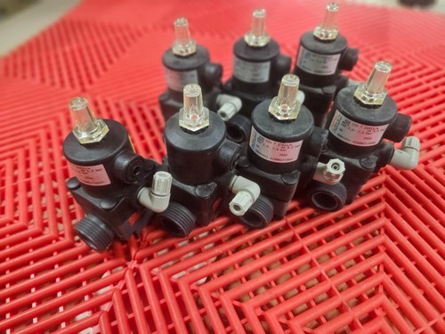 (7) Gemu 610 15D 7 11411/N Pneumatic Pilot Diaphragm Valve DN15