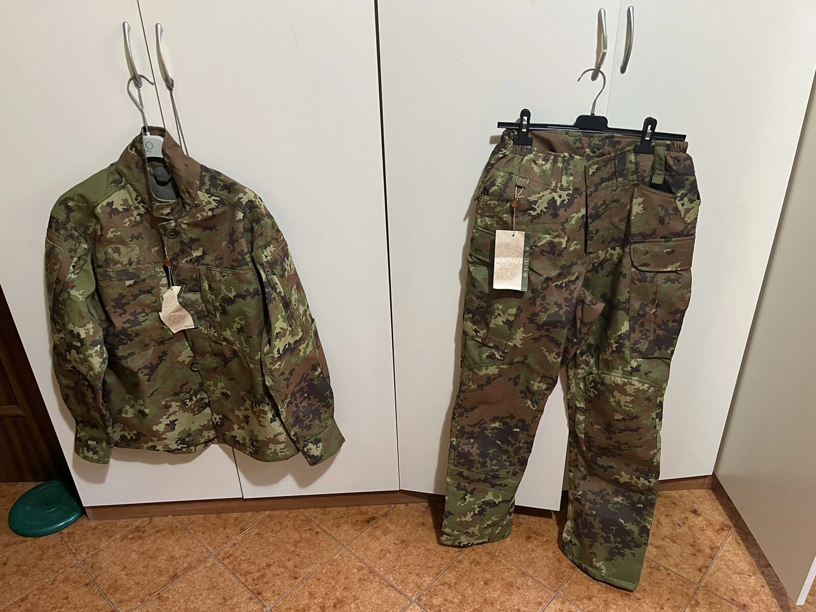 Foto 1 di 3