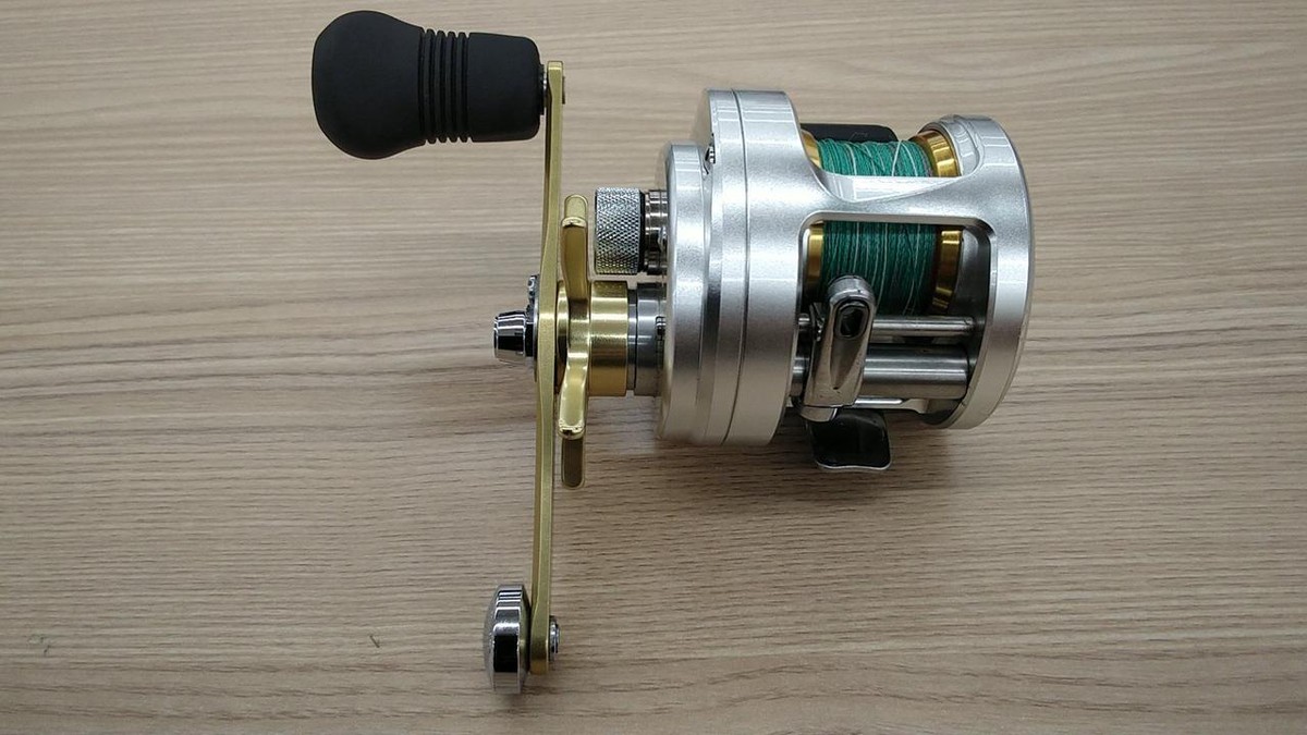 リール SHIMANO CALCUTTA CONQUEST 400F Shimano 04 Calcutta Conquest 400F Right Baitcasting Reel