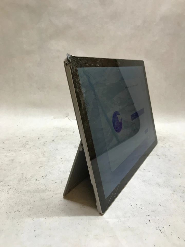 Microsoft Surface Pro 4 1724 i5 4GB RAM 128GB SSD Windows 11 *CRACKED* AS IS -DW - Image 4 of 4