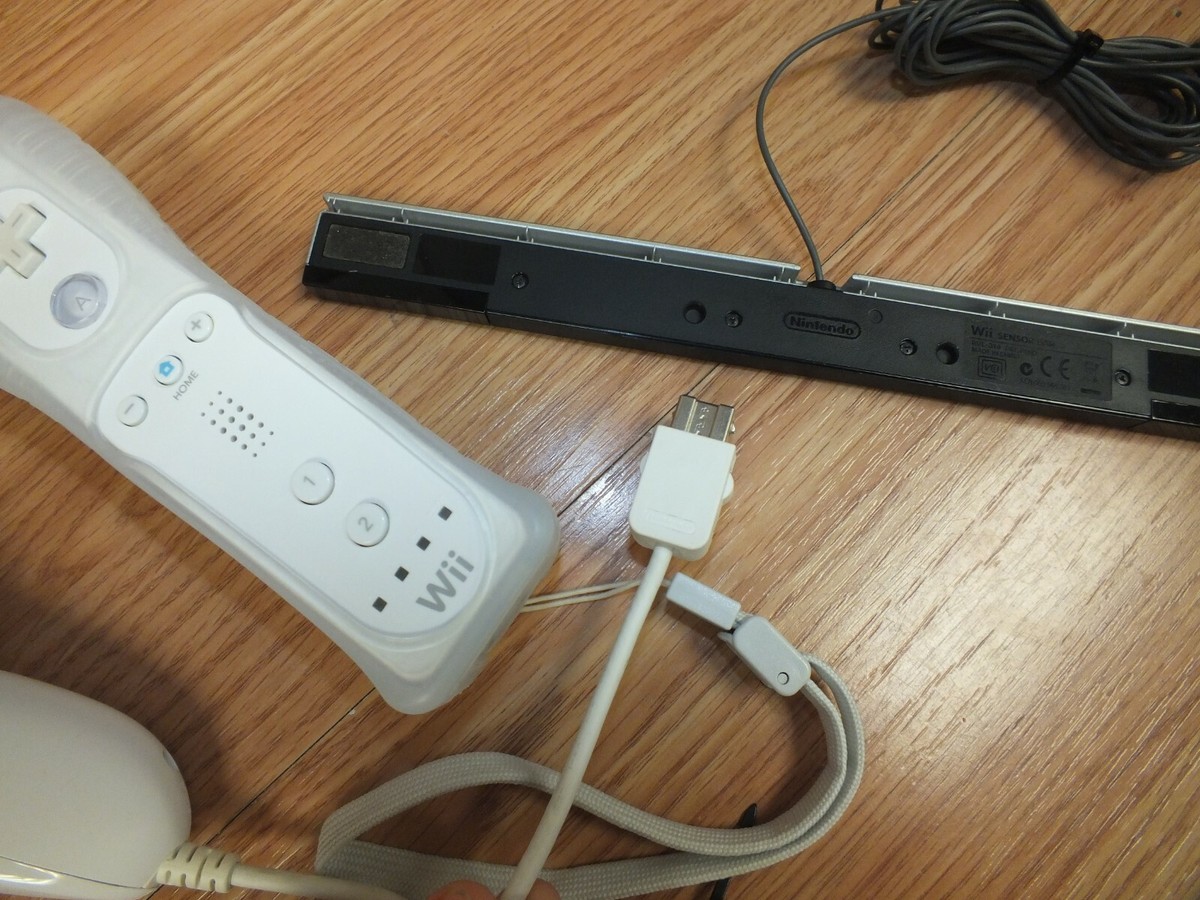 Nintendo Wii (RVL-001) White System / Console With Power Supply
