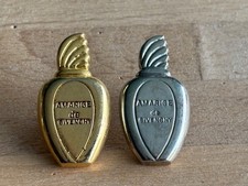 2 PINS PIN PARFUM PERFUME MODE LUXE AMARIGE GIVENCHY