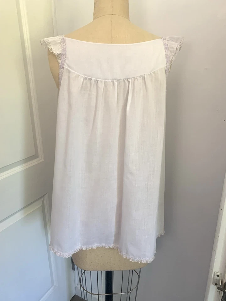 Camisón corto para mujer lavanda bebé muñeca con bordado y manga de gorra pequeño/mediano Foto 4 de 4