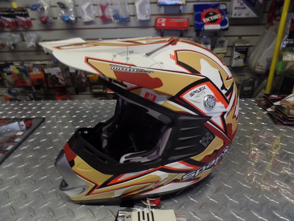 NEW SPARX MOTO MX HELMET SIZE MEDIUM M ATV HONDA TRX 450R 400EX