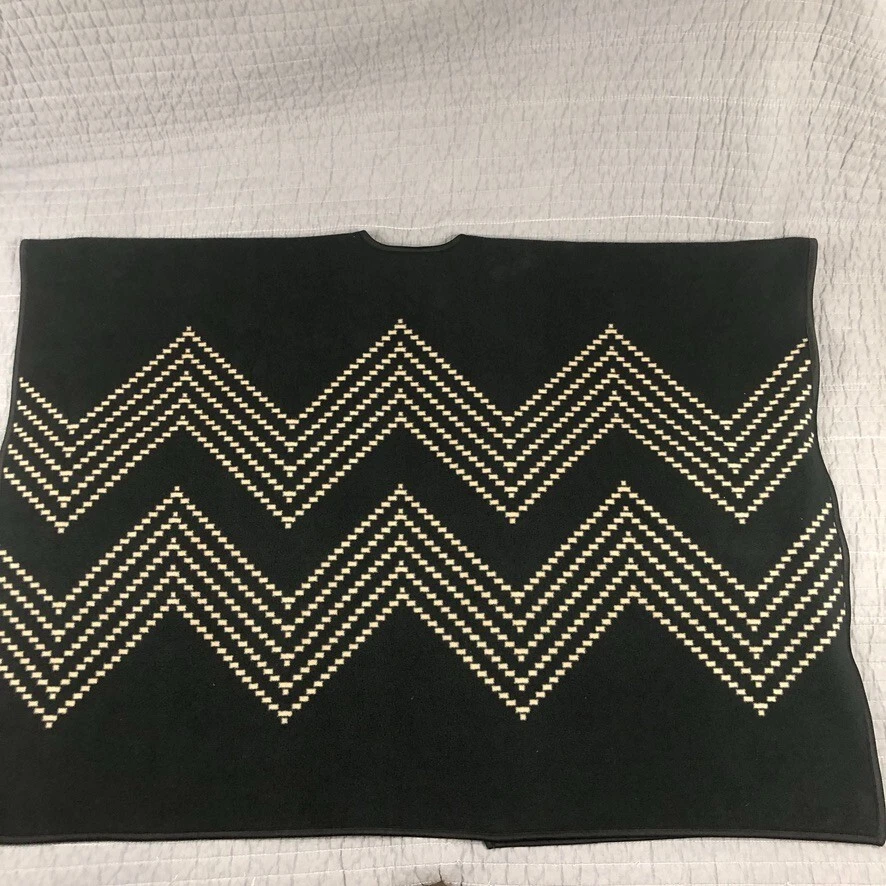 Chaqueta chal reversible geométrica azteca negra tostada talla única Ike Behar Wrap para mujer Foto 3 de 4