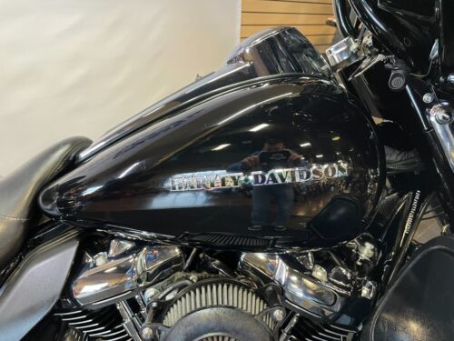 2018 Harley-Davidson Touring - Picture 9 of 24