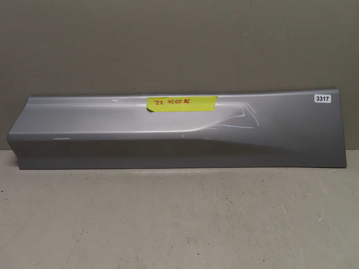 2022 VOLVO XC60 DOOR RIGHT SIDE TRIM MOLDING OEM 31440305