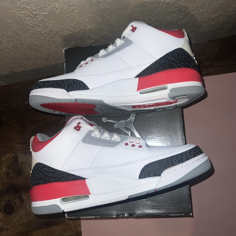 Size 10.5 - Air Jordan 3 Retro 2007 Fire Red - Image 2 of 4