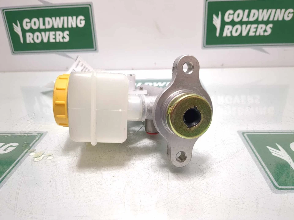 05 06 Saab SAAB 9-2X Brake Master Cylinder - Image 3 of 4