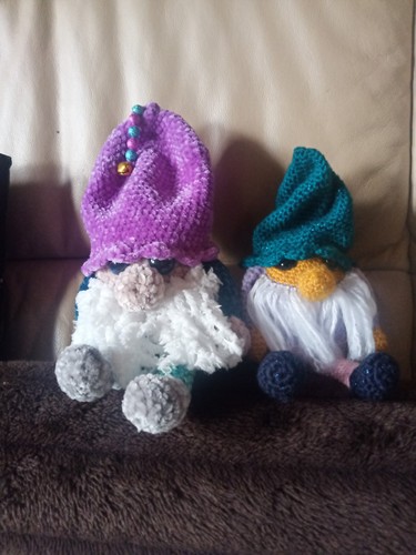 Amigurumi Figur......1 X Wichtel Kantenhocker, Chenille - Bild 5 von 5