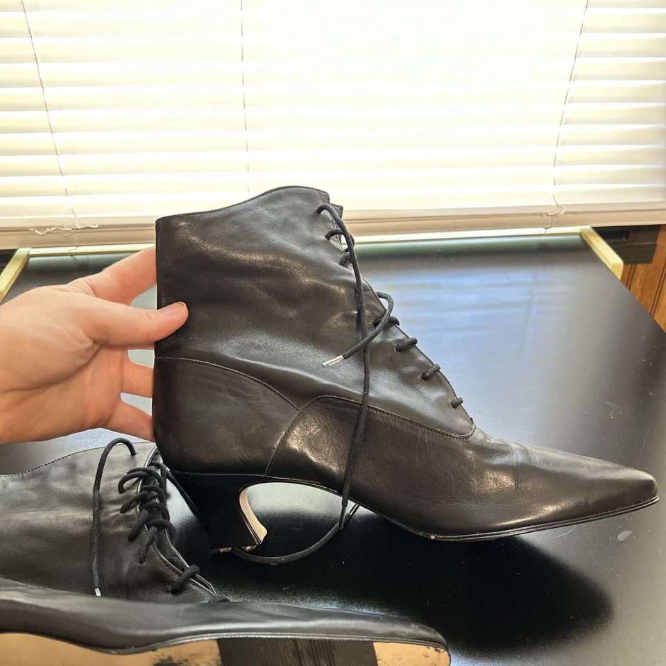 Vintage 80s Pointy Toe Granny Cottagecore Genuine Leather Boots 9 Black Lace Up - Image 2 of 4