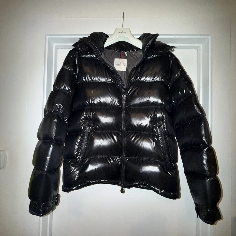 Moncler Hombres Maya Chaqueta Corta con Capucha Talla 4 Negra Nueva Sin Etiquetas  Foto 4 de 4