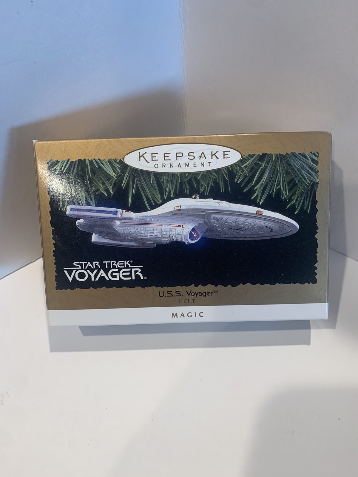 Hallmark 1996 Keepsake Christmas Ornament STAR TREK U.S.S. VOYAGER Magic Lights