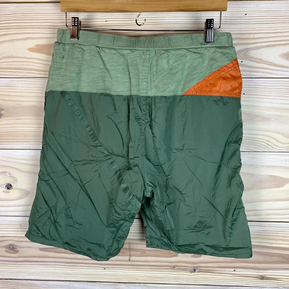 Pantalones Cortos Sin Paredes Grandes Verde Nylon Slub Tejido Forrado Cordón Foto 2 de 4