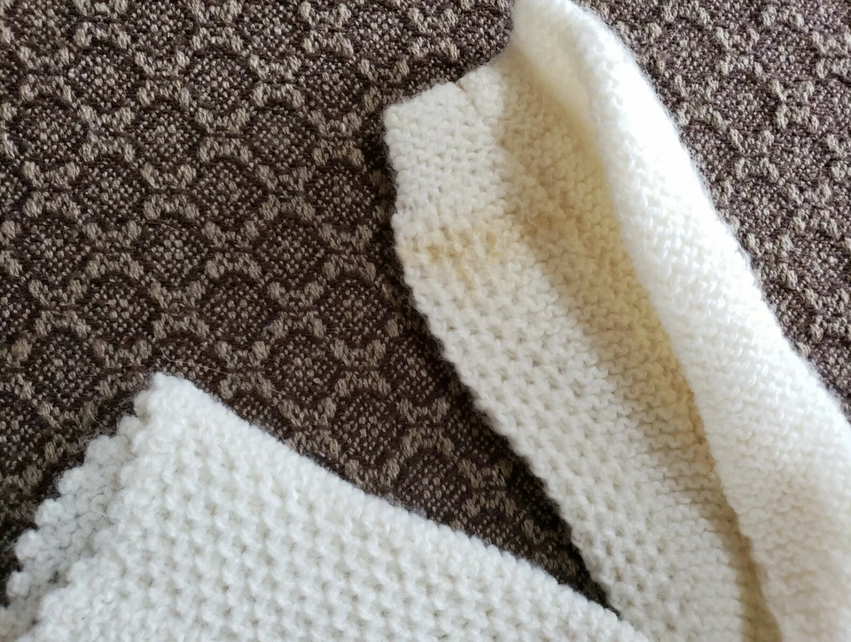 Ropa de bebé antigua del siglo XX - Suéter marfil para bebé. Talla NB-3mo. Foto 3 de 3