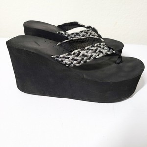 roxy black flip flops