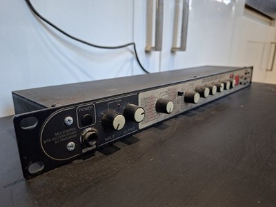 Zoom Studio 1204 Digital Reverb und Multieffekt Signalprozessor 