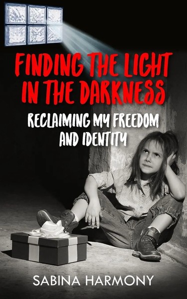 Sabina Harmony | Finding The Light In The Darkness | Taschenbuch | Englisch-image