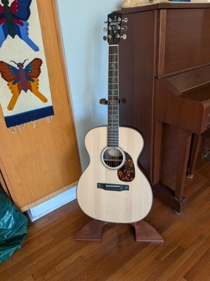Larrivee 0M-03R  Rosewood Custom VINE EDITION  New Mint Condition