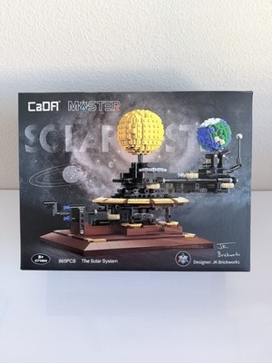 CaDA Master Solar System C71004 865 PCS JK Brickworks Factory Sealed Building