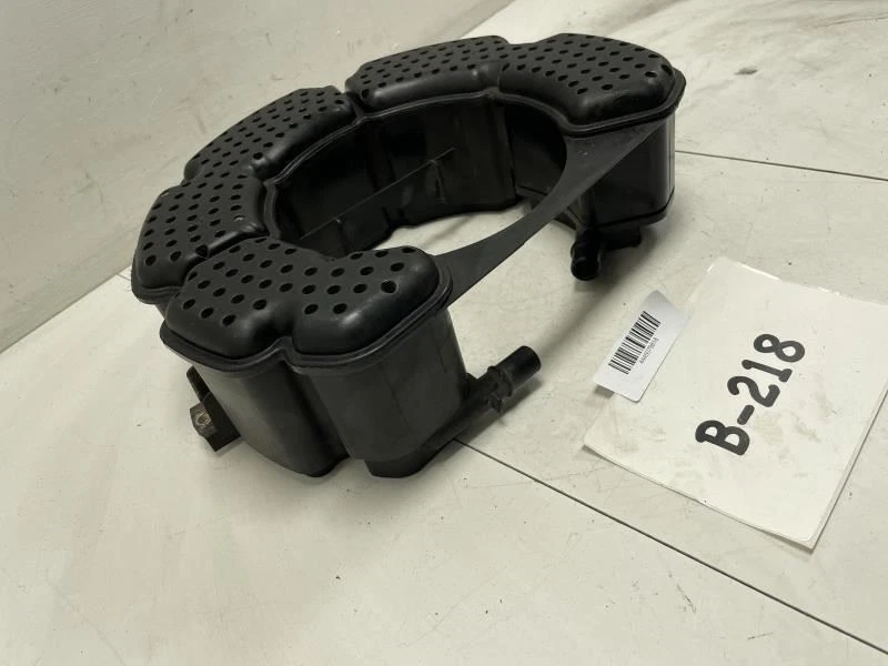 Volkswagen Golf GTI 2007 bote de vapor de combustible OEM+ Foto 2 de 4