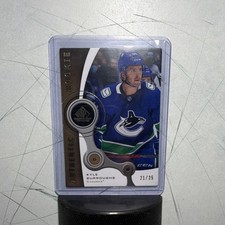Upper Deck 2021-22 SP Game Used Retro Rookies Kyle Burroughs #R-14 Gold /25 Can…